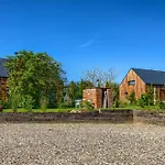 Villa Pod Mazurskim Niebem Dom Rustykalny Piecki (Warmian-Masurian)