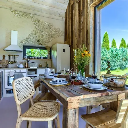 Pod Mazurskim Niebem Dom Rustykalny * بيكي